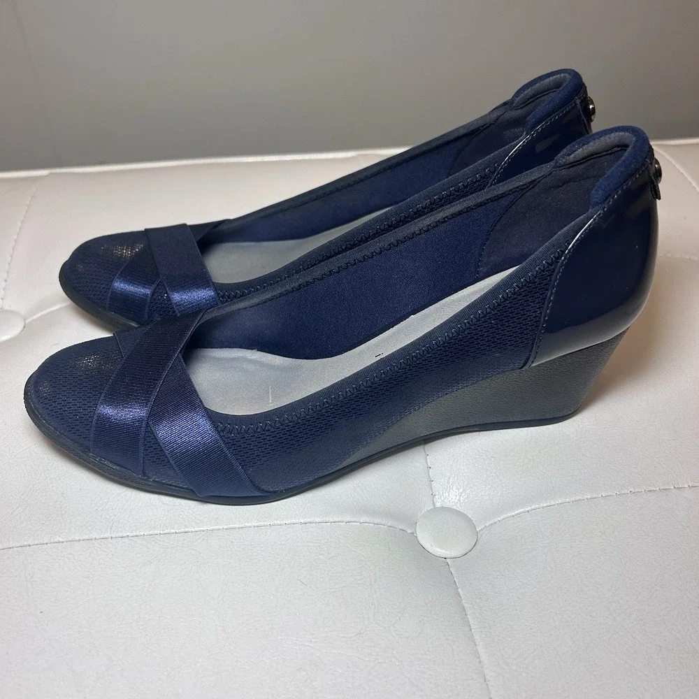 Anne Klein‎ Size 6 Women's Timeout Wedge Heel Pump Navy